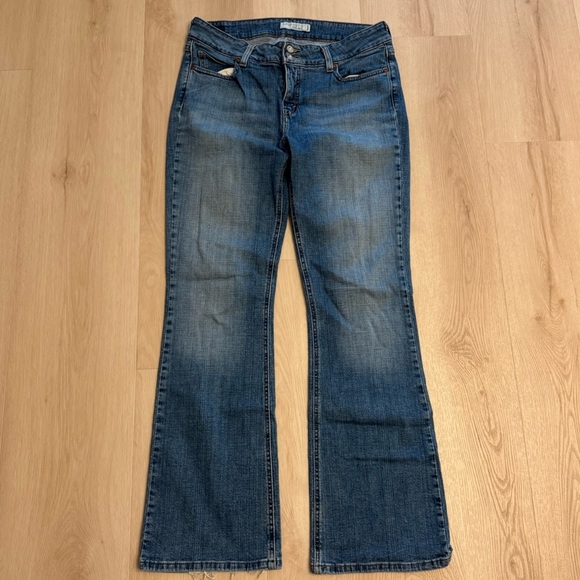 Levi's 526 Slender Bootcut Jeans - Picture 1 of 8